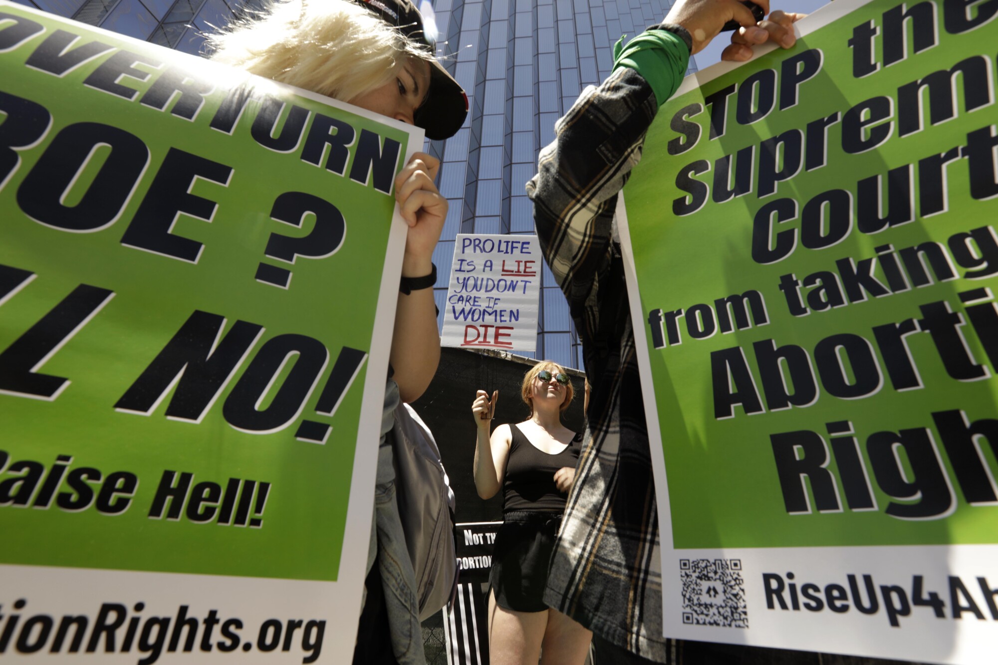 Fotoğraflar: Yargıtay, Roe ve Wade arasındaki kararı bozduğunda duygular dorukta 3 Los Angeles'ta protestocular