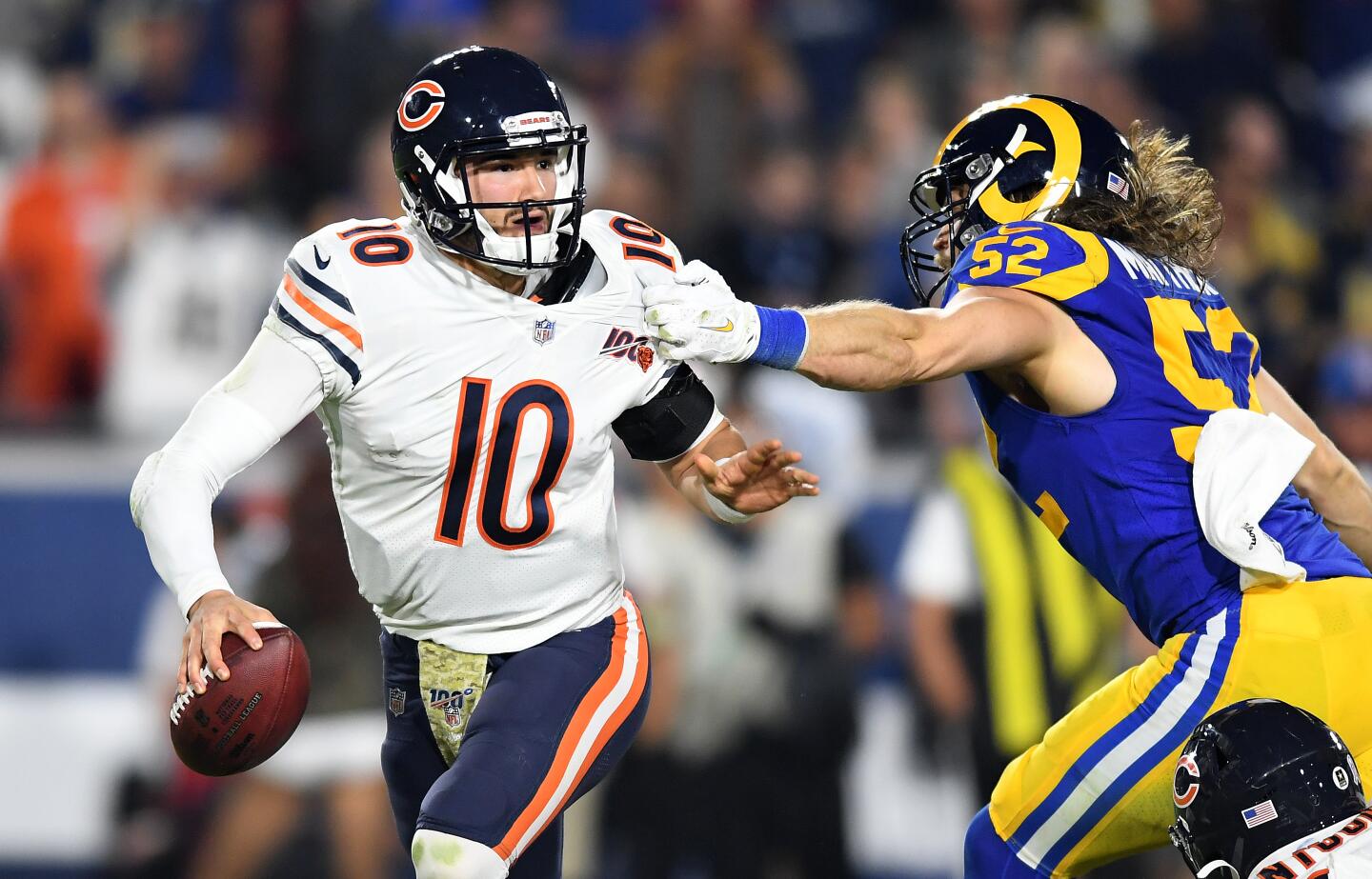 Rams linebacker Clay Matthews tries to sack Bears quarterback Mitchell Trubisky.