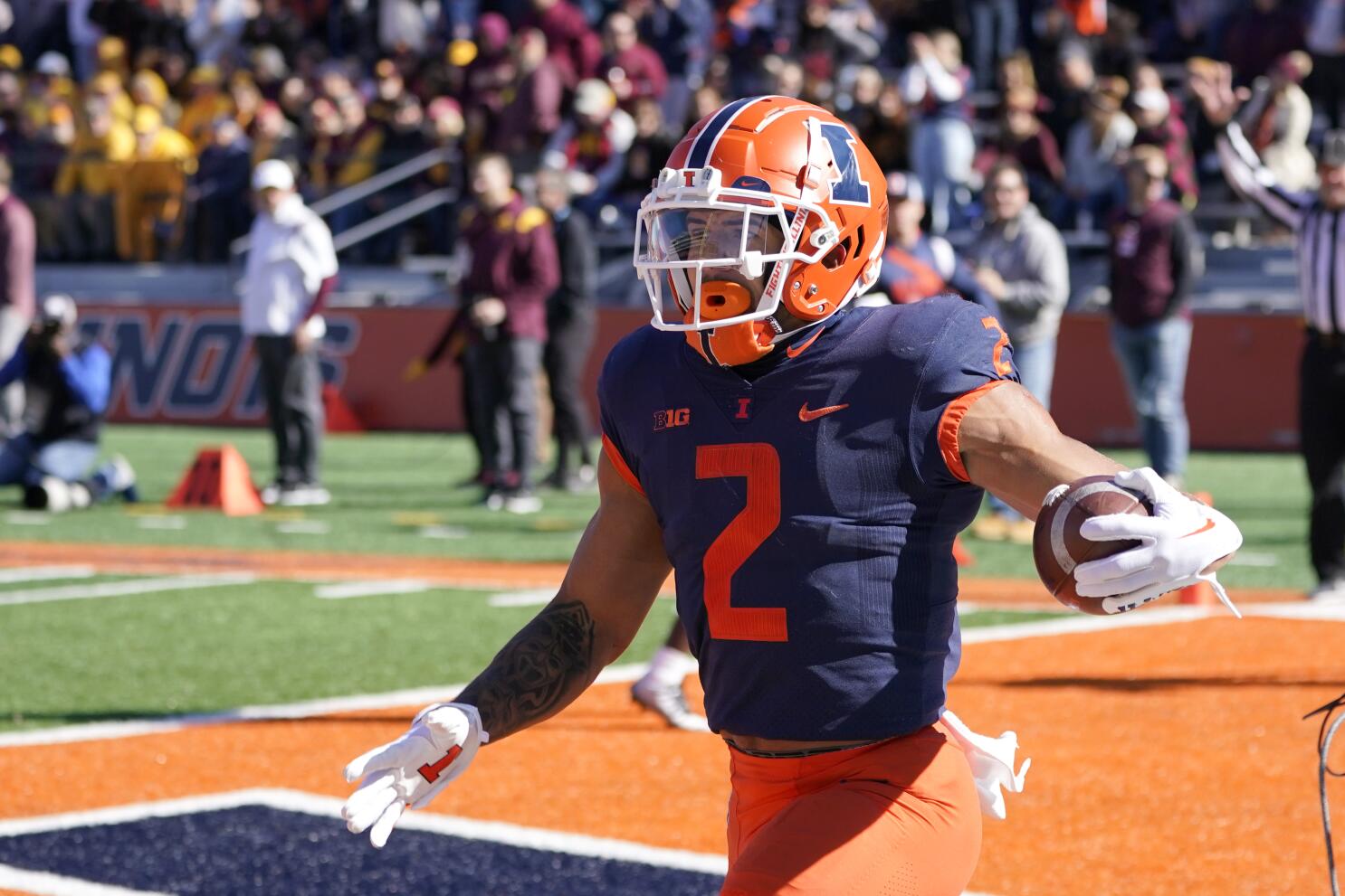 The Illinois Illini Unveil New Uni Set