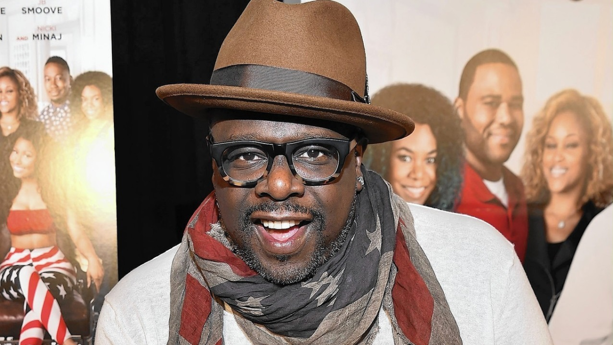 Cedric the Entertainer attends an advanced VIP screening for "Barbershop: The Next Cut" at Regal Atlantic Station on March 17, 2016 in Atlanta, Ga.