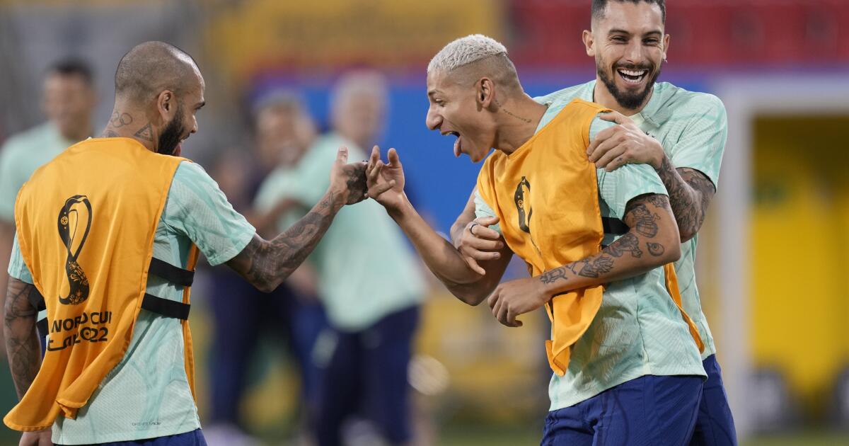 Neymar returns as Brazil rediscovers its World Cup groove - The San Diego  Union-Tribune