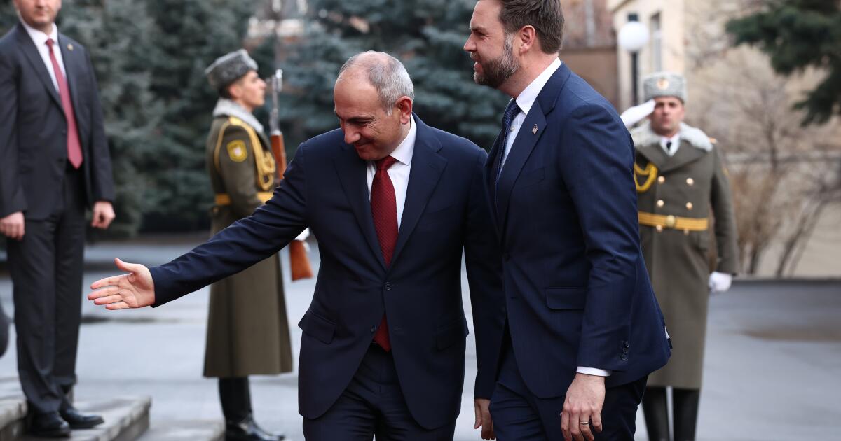 Veneza fica na Armênia, um país que nenhum presidente ou vice-presidente dos Estados Unidos jamais visitou Veneza fica na Armênia, um país que nenhum presidente ou vice-presidente dos Estados Unidos jamais visitou