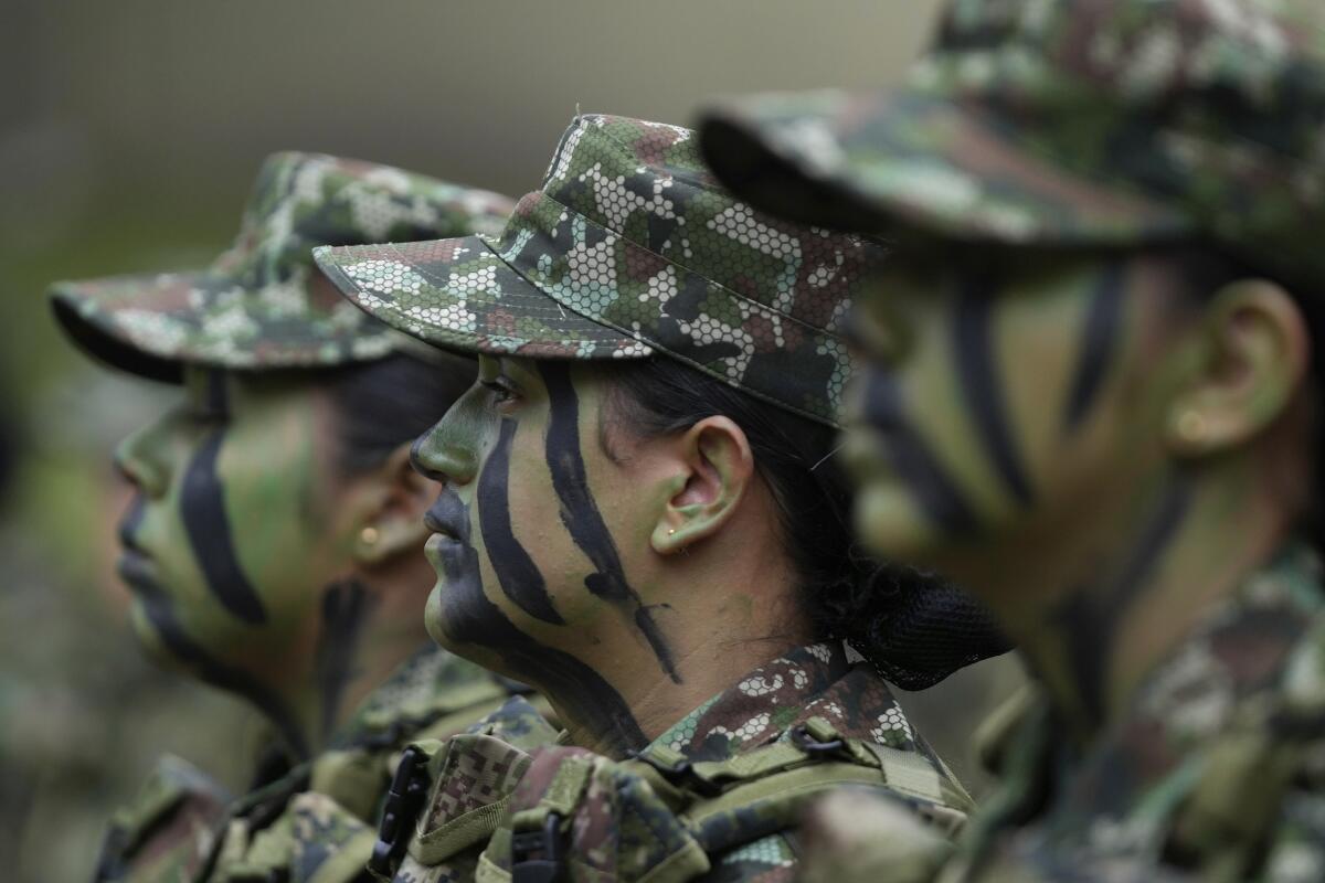 Women enlist in Colombia's army for first time in 25 years