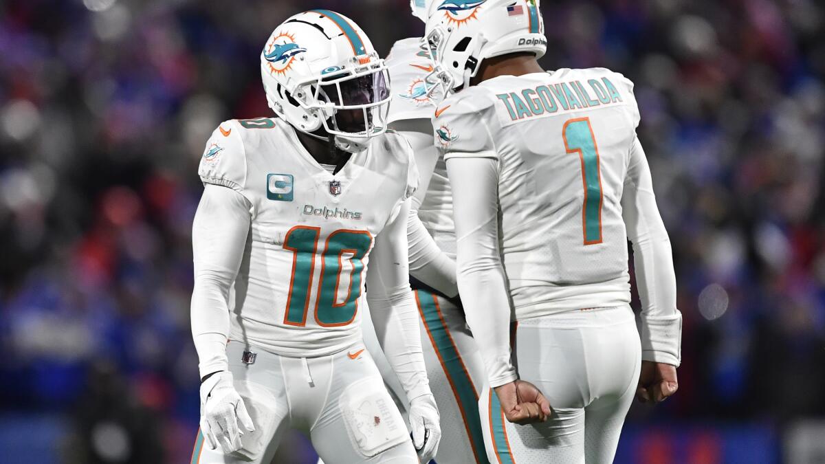 Skidding Dolphins see positives despite 32-29 loss to Bills - The San Diego  Union-Tribune