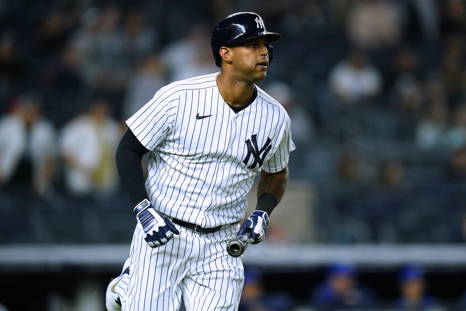 Judge belts 4th homer of series to lead Yankees past Blue Jays