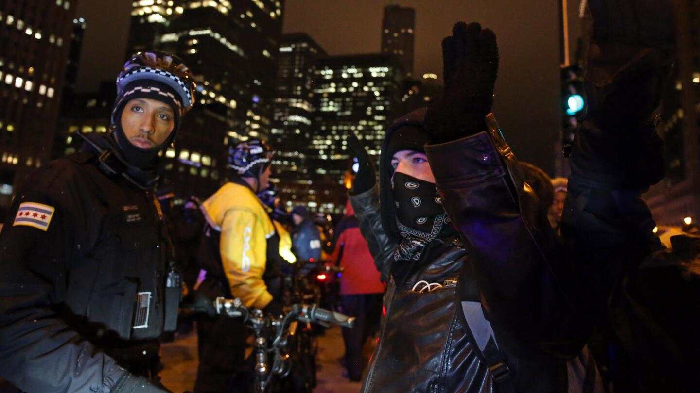 chi-ferguson-protest-in-the-loop-20141124-035