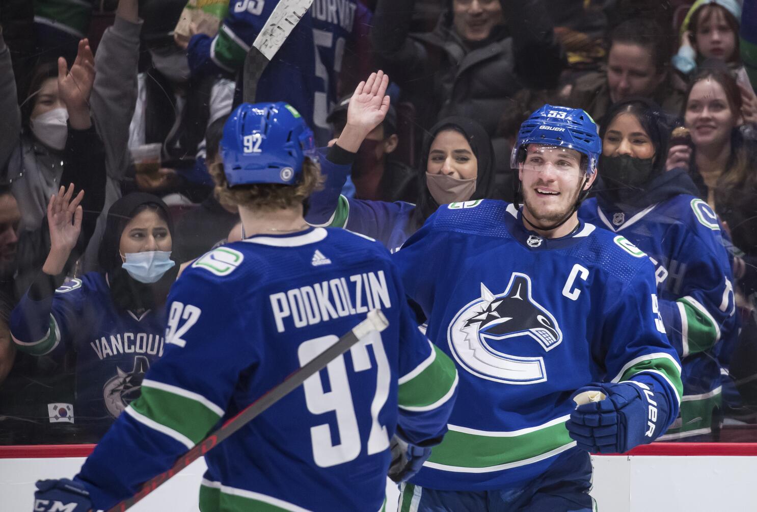 Canucks season preview: Hughes leads way in new role as captain