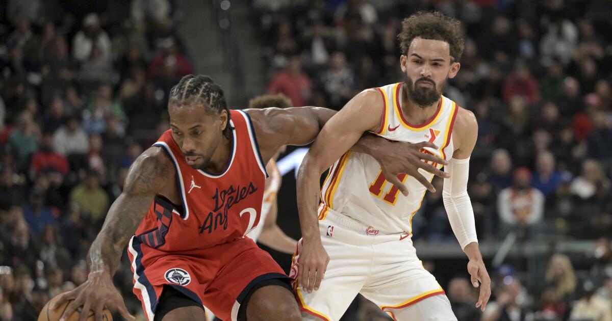 Kawhi Leonard scores 12 points in his return as Clippers dominate Hawks