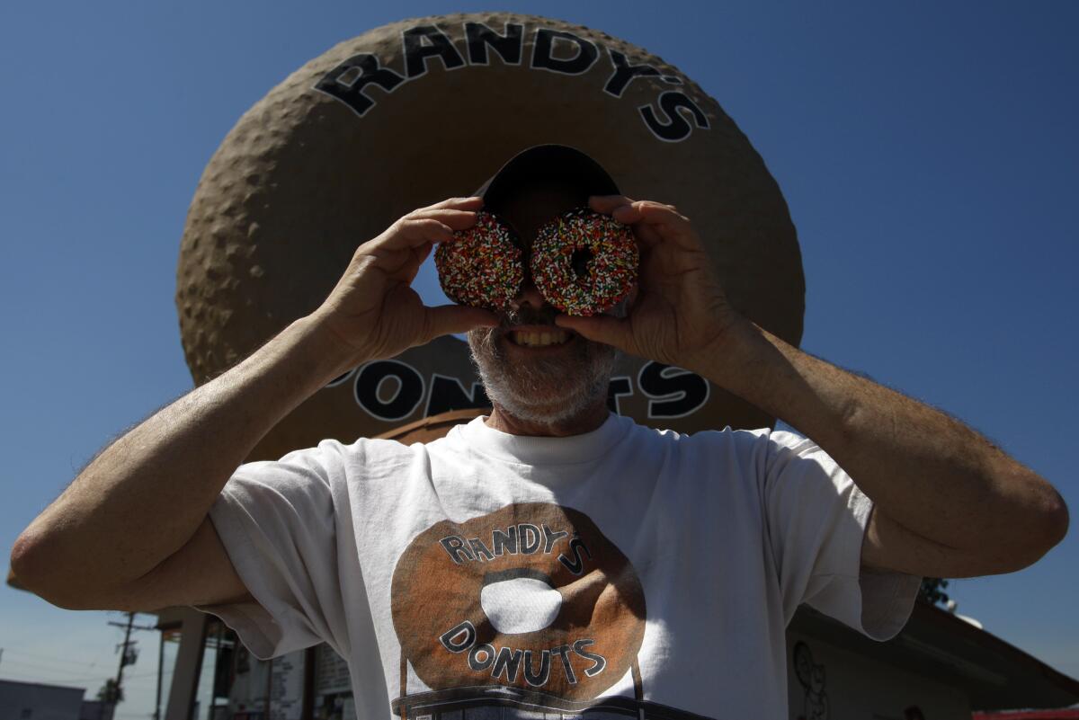 Orr, Francine –– – WESTCHESTER, CA – AUGUST 27, 2009: Portrait of Ron Weintraub, co–owner of Randy's Donuts.