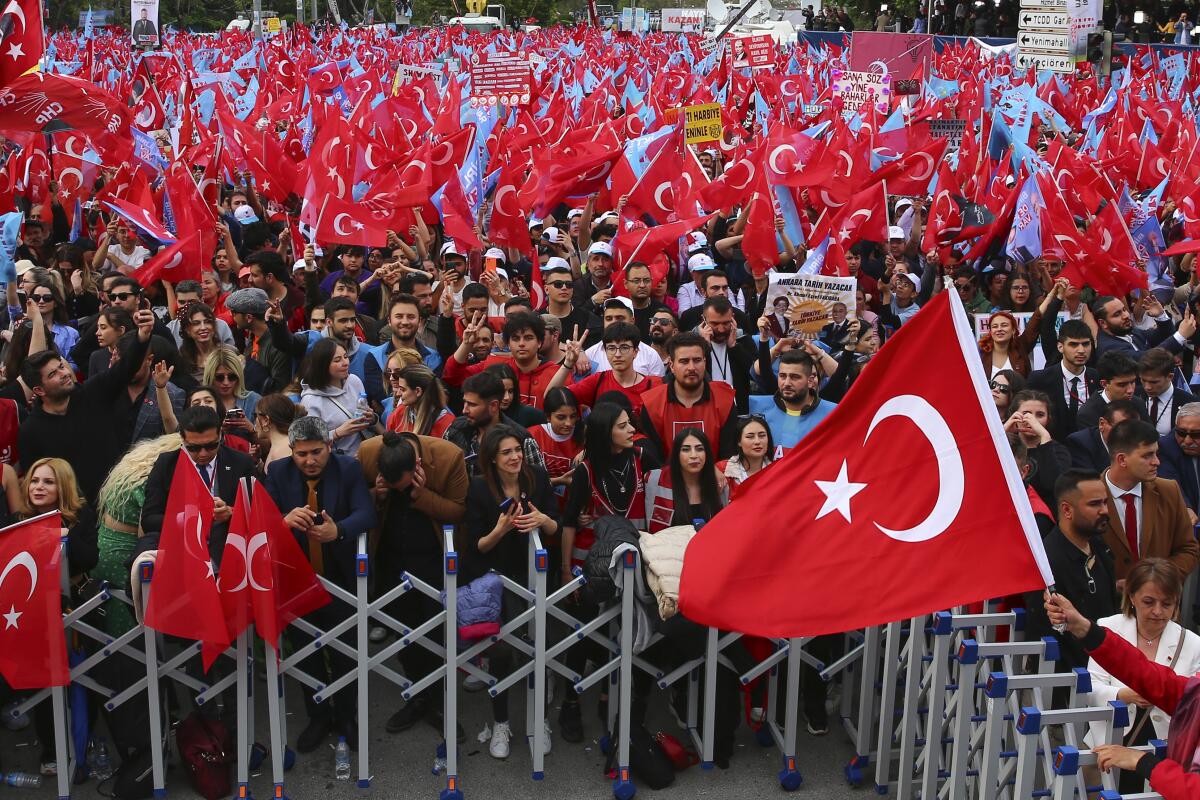 Supporters of Turkish CHP party leader and Nation Alliance's presidential candidate Kemal Kilicdaroglu