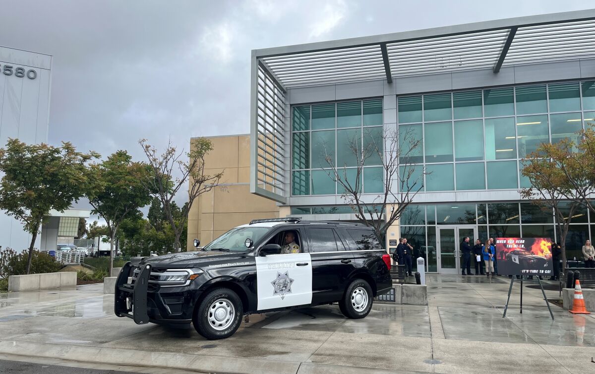 A sheriff's deputy activates the Hi-Lo siren during a demonstration May 4.