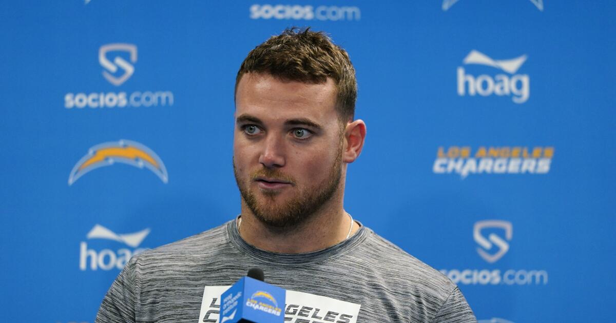 Ex-Ram Troy Reeder is part of Chargers' scheme to build defense - Los ...