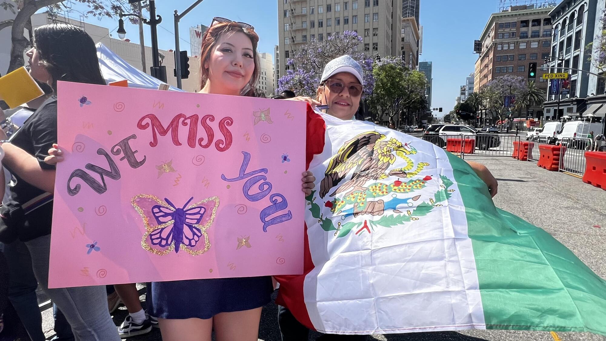 MichelleLira y su tía Laura Urbina llegaron desde Highland Park y La Ciudad de México