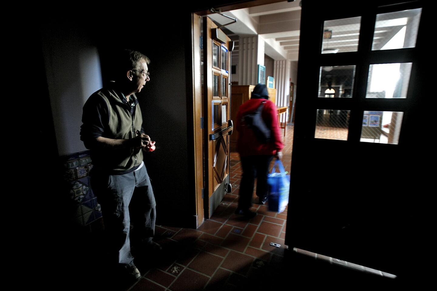 Photo Gallery: Glendale College without power, closed... again