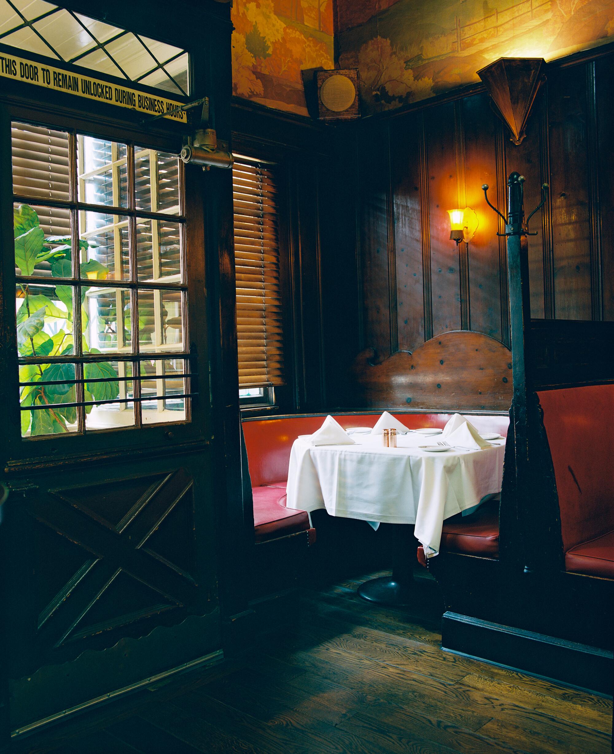 Restaurant booth controversies  Restaurant-ing through history