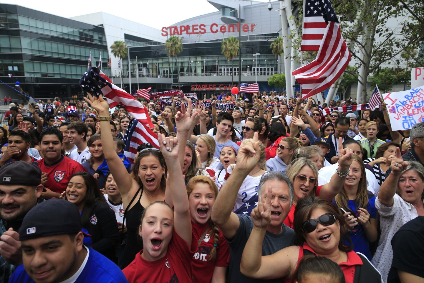 Fans are fired up at the chance to honor the U.S. women's soccer team in its first public appearance since winning the World Cup.