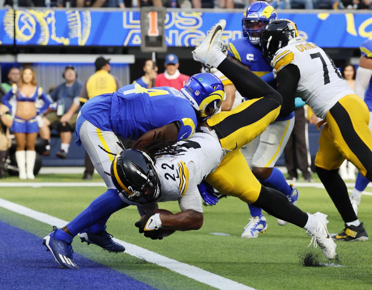 Rams lose to Steelers after non-reviewable fourth-down call - Los ...