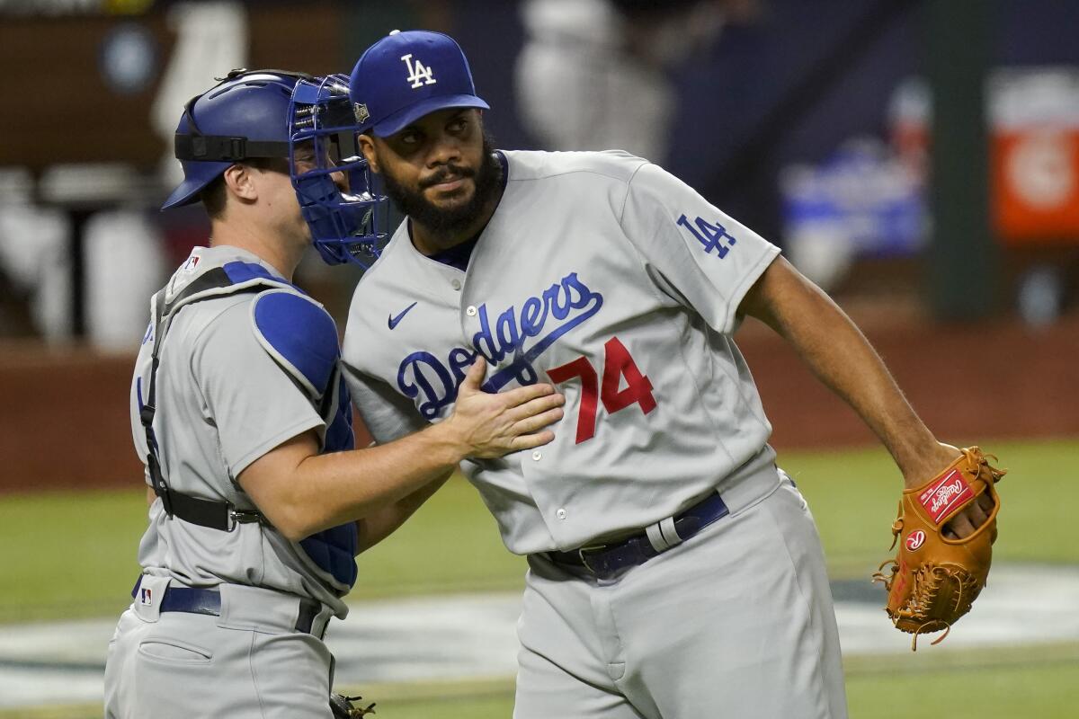 Dodgers bullpen holds Nationals down, LA breaks away late for