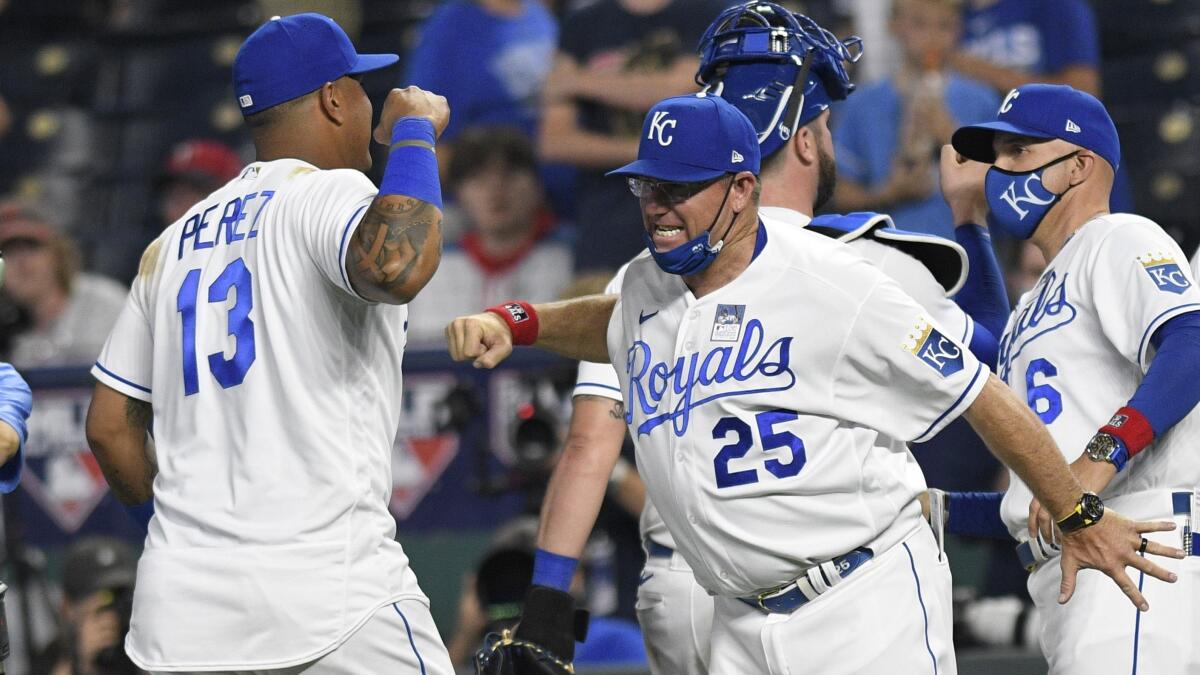 Royals' Salvador Perez battles vision issues, homers twice in win vs. Twins  