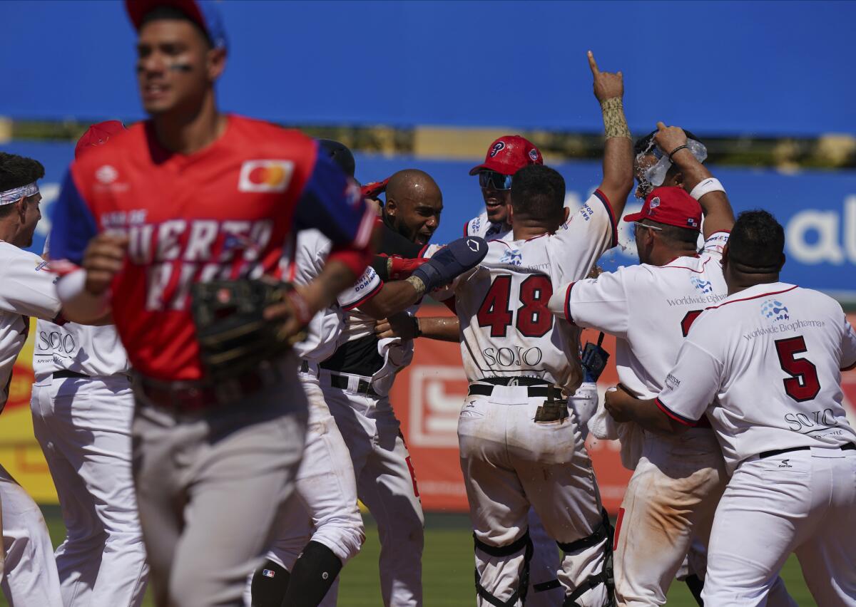 Los jugadores de Panamá celebran la victoria 3-2 