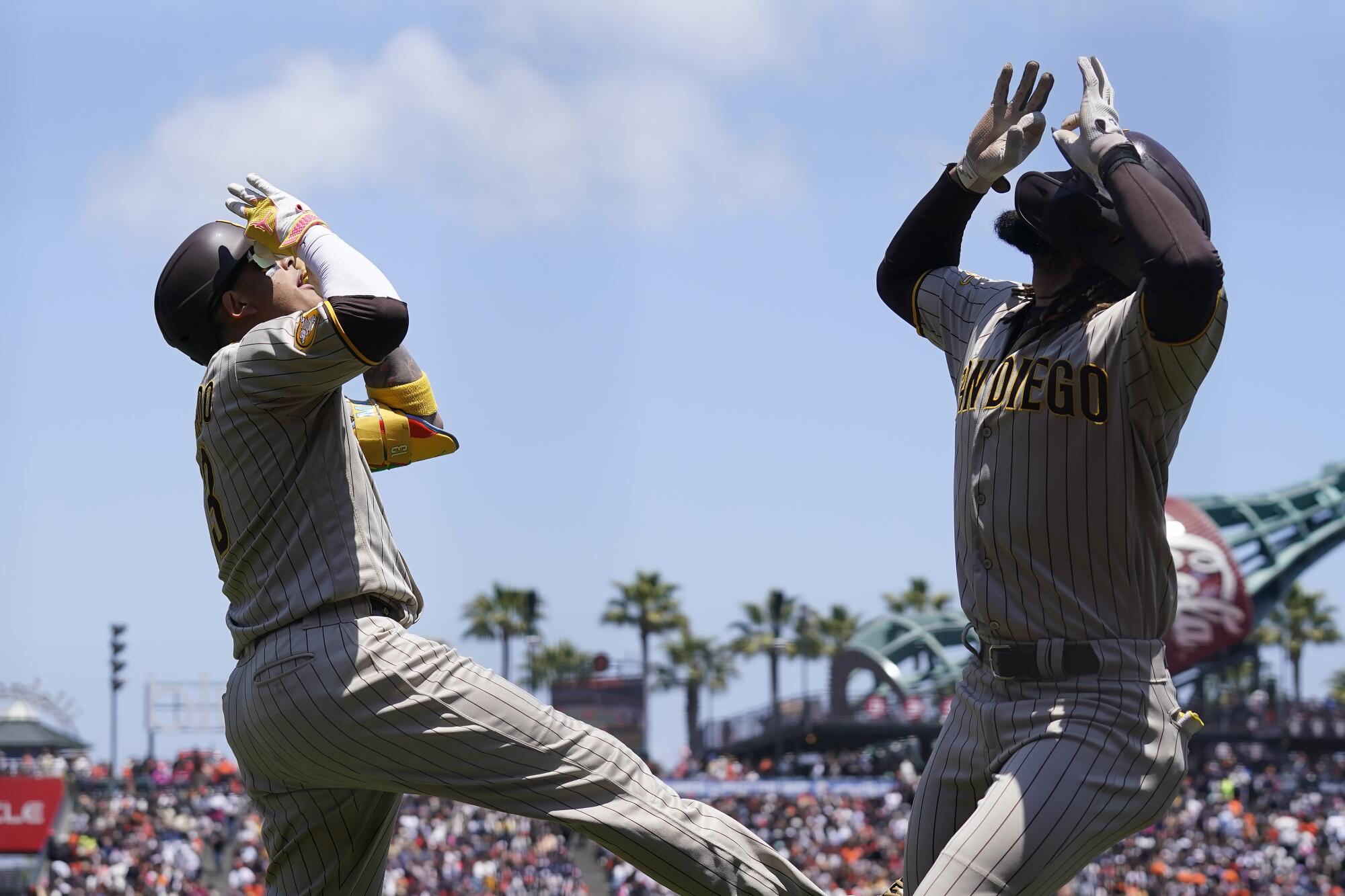 First-inning homers send Padres to win over Giants