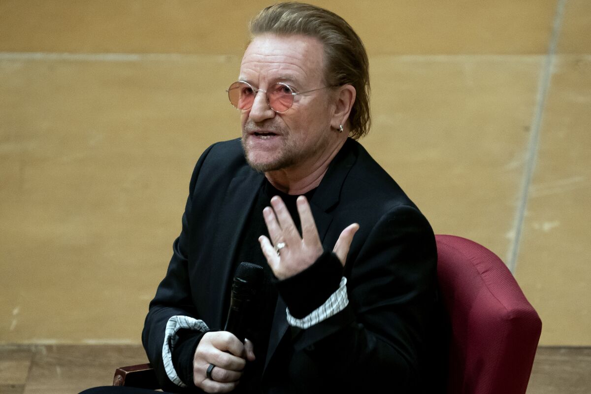 El rockero irlandés Bono en un evento en Washington el 5 de diciembre 