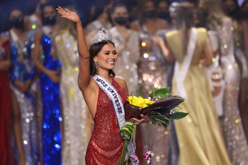 HOLLYWOOD, FLORIDA - MAY 16: Miss Mexico Andrea Meza is crowned Miss Universe 2021 onstage at the Miss Universe 2021 Pageant at Seminole Hard Rock Hotel & Casino on May 16, 2021 in Hollywood, Florida. (Photo by Rodrigo Varela/Getty Images)