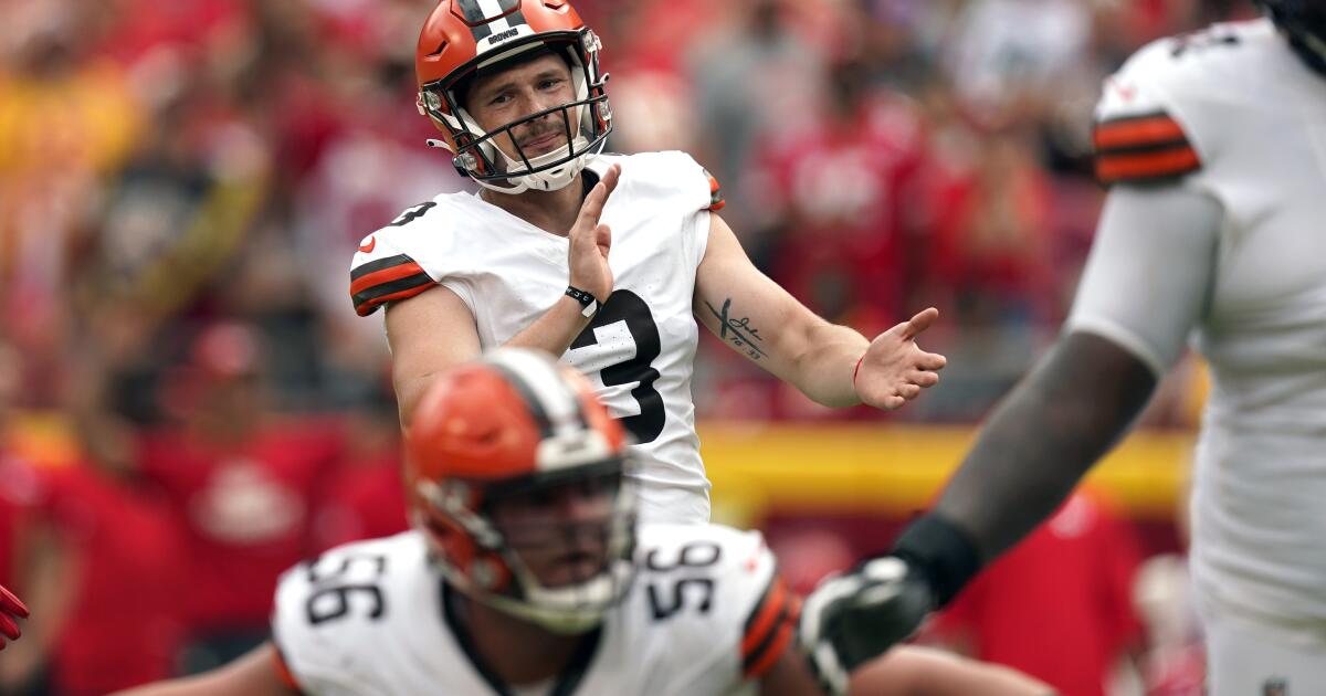 Rookie Kicker Among Cleveland Browns Standouts in Victory over