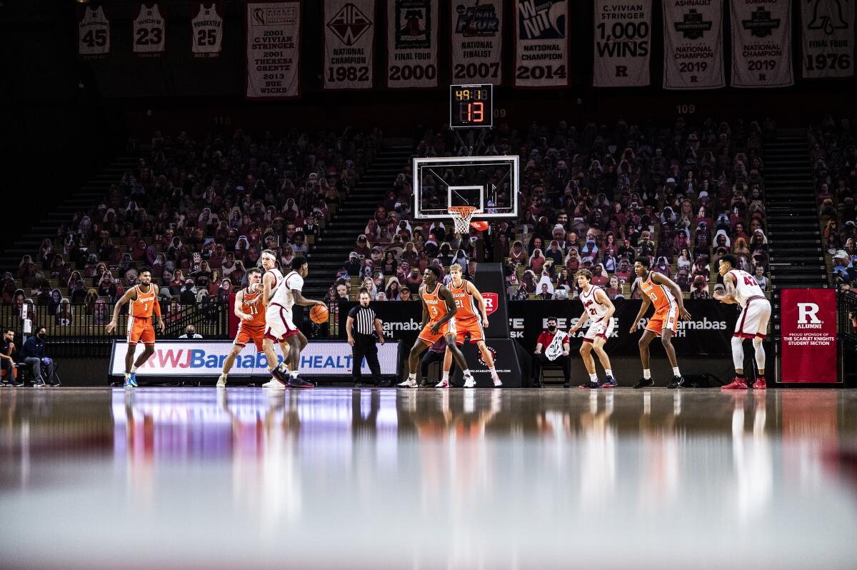 SDSU will try to crack Syracuse's famed 2-3 zone defense, shown here against Rutgers earlier this season.