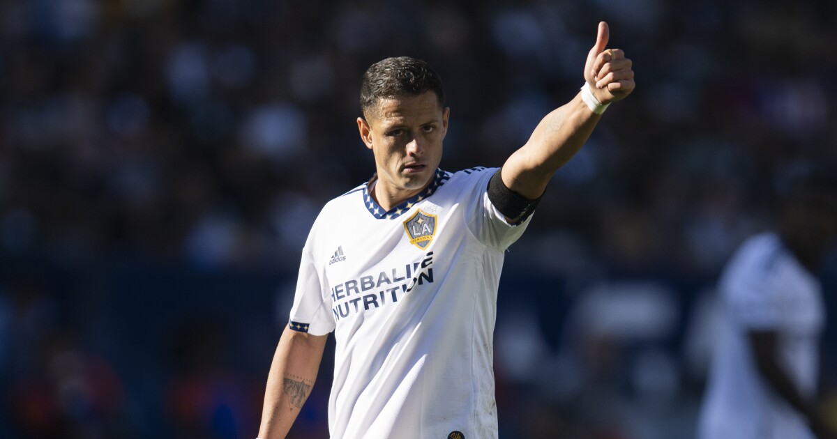 Javier Hernandez and Galaxy will play with Charlotte in front of 75,000 spectators