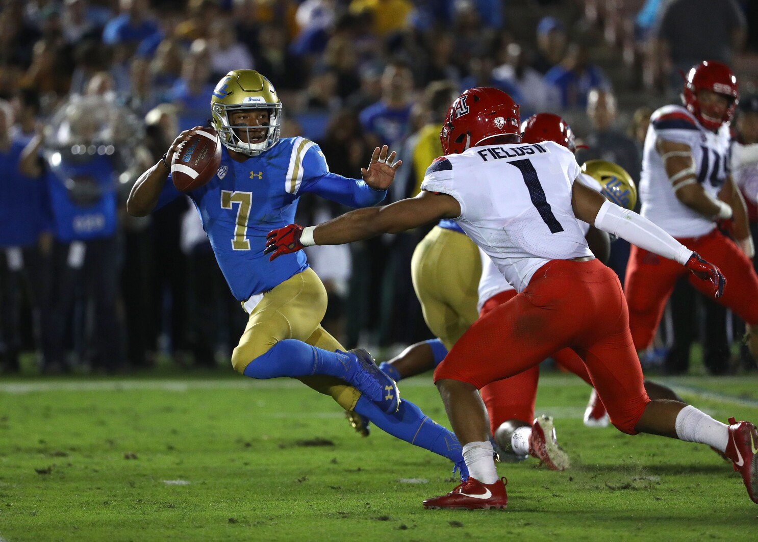 Dorian Thompson Robinson Still Sees A Qb Competition At Ucla Los Angeles Times