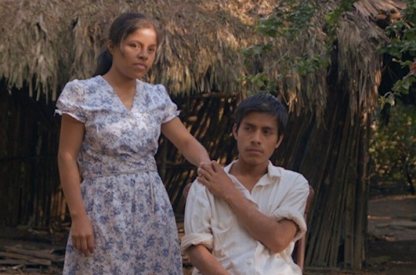 Carmen Martínez Espinoza en una escena de “At’anii”.