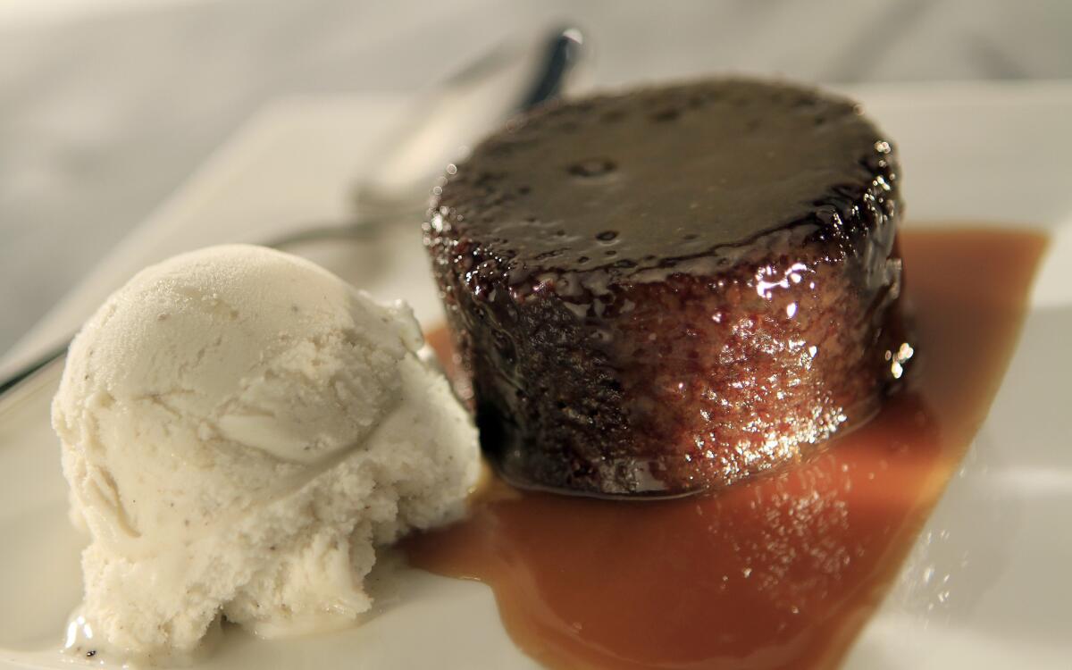 Warm sticky toffee cake