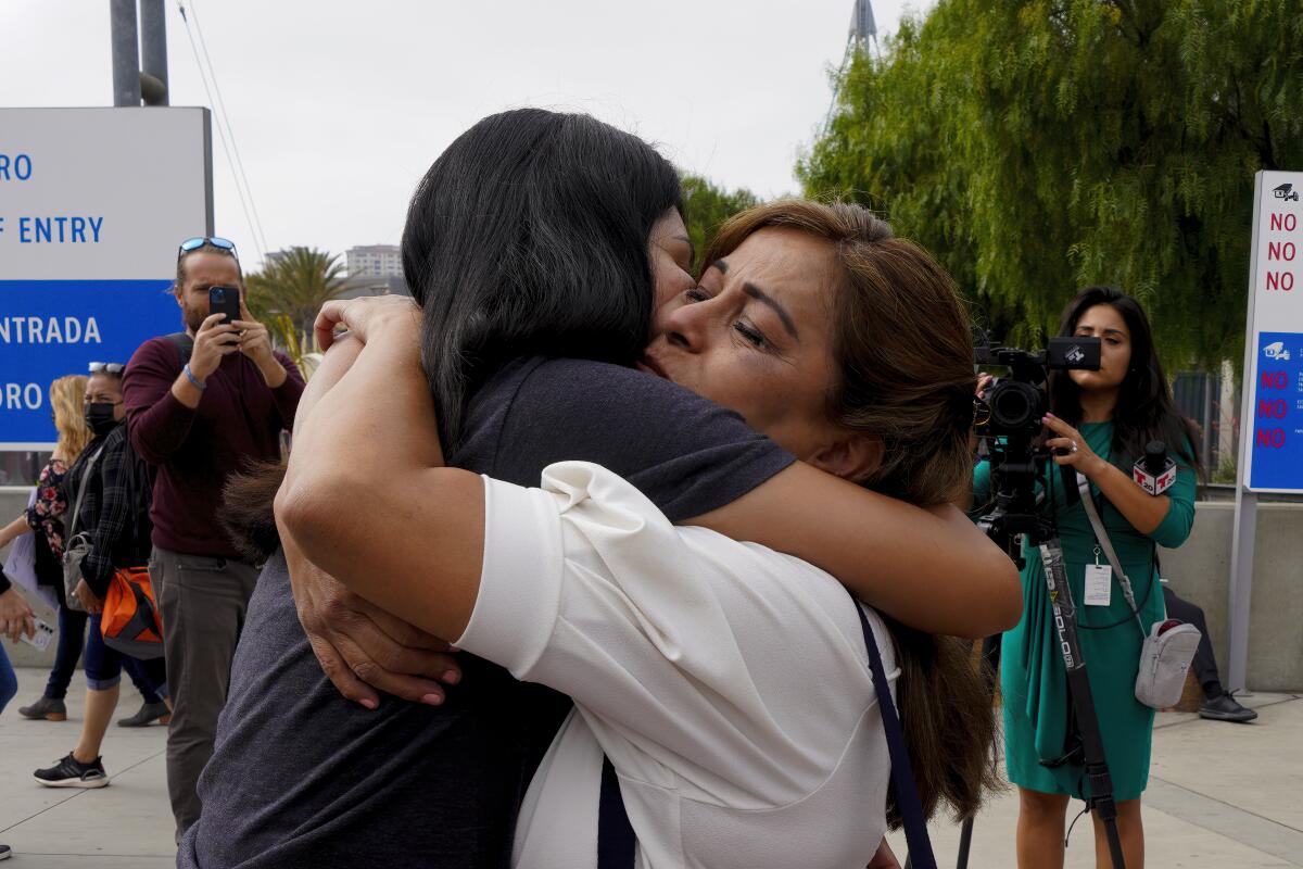 Yolanda Varona hugs her daughter