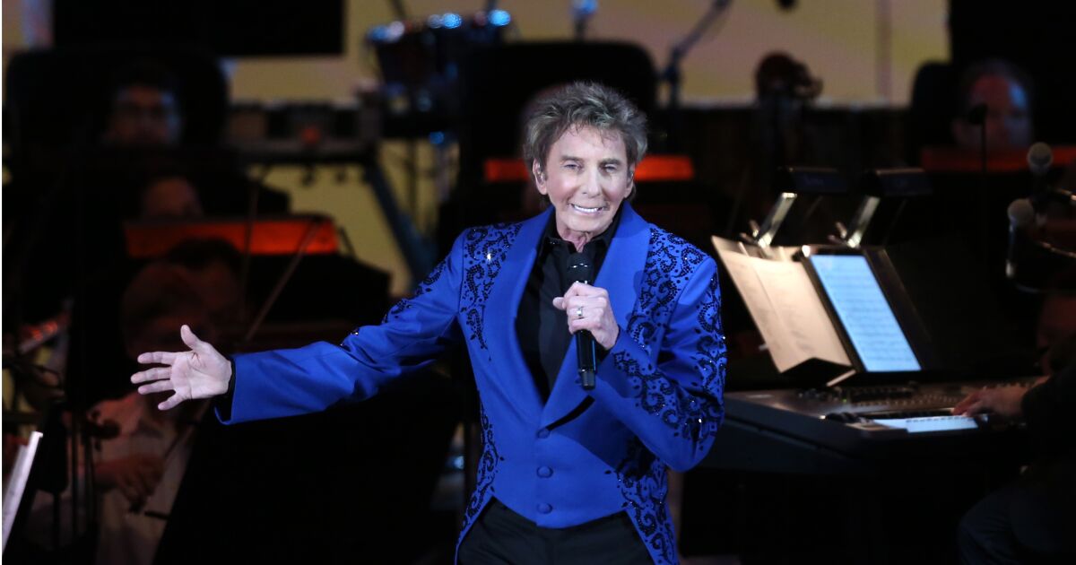 Barry Manilow live at the Hollywood Bowl: review - Los Angeles Times