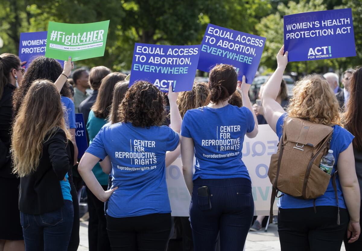 La mitad de las mujeres jóvenes del país en riesgo de perder acceso al aborto