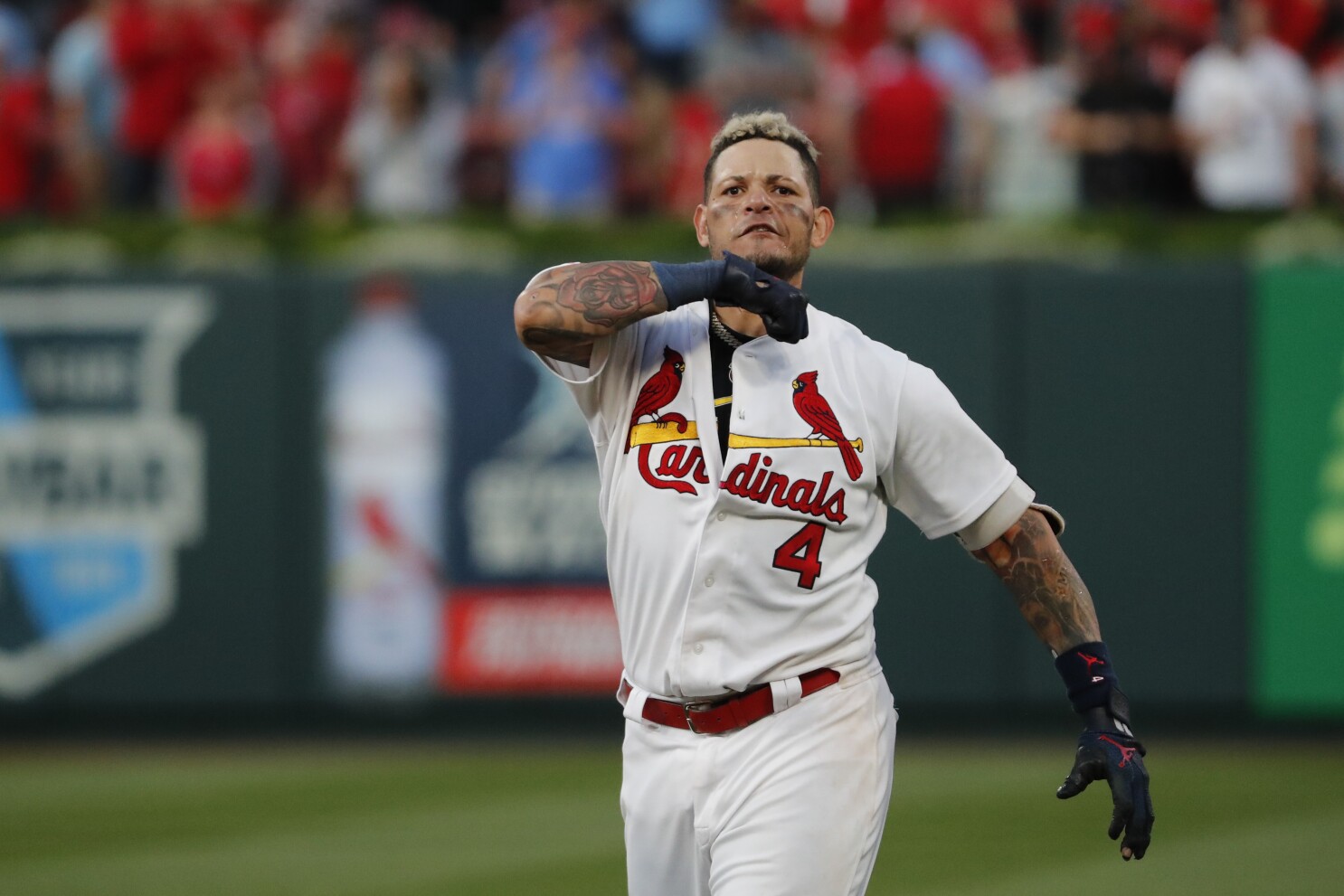 Molina Makes Throat Slashing Gesture After Nlds Win The - 