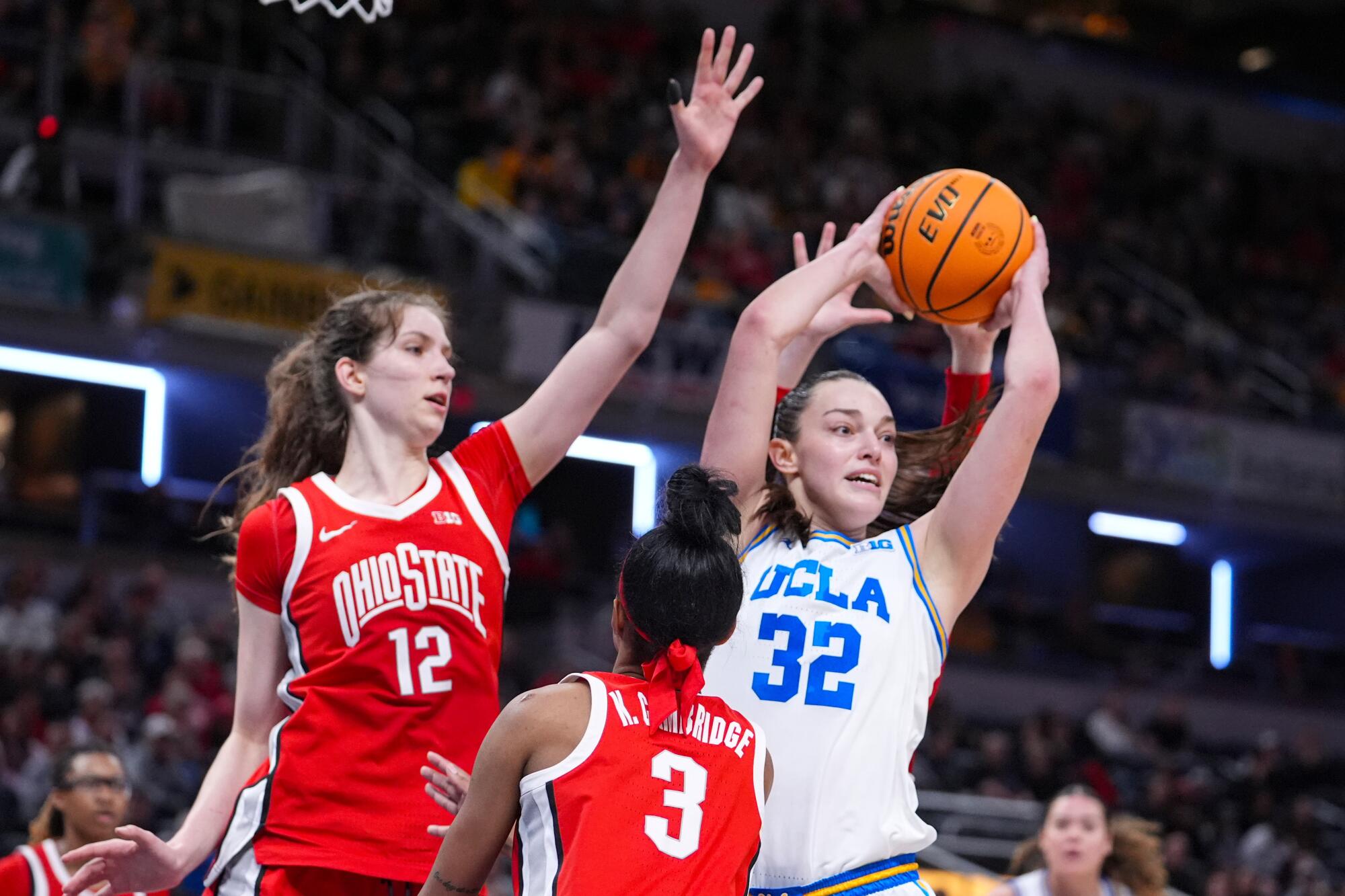 UCLA, Ohio State'i yendi ve Big Ten turnuvası şampiyonluk maçına yükseldi