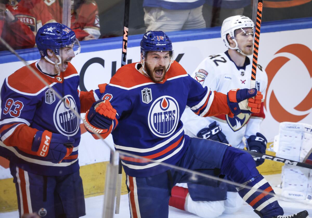 Artistic Oilers' Forward Rumored To Be Heading Back To Europe And The Shl Artwork in 4K Artistic Oilers' Forward Rumored To Be Heading Back To Europe And The Shl Artwork in 4K