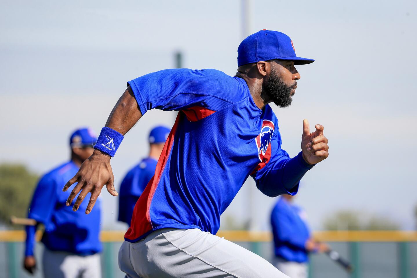 ct-cubs-arrive-at-spring-training-photos-030
