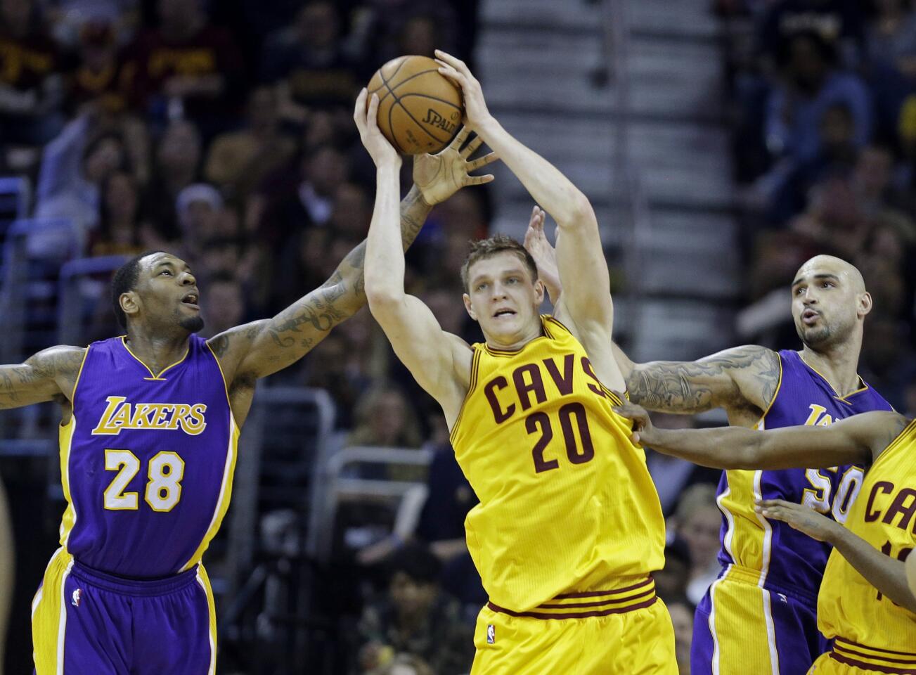 Tarik Black, Timofey Mozgov, Robert Sacre