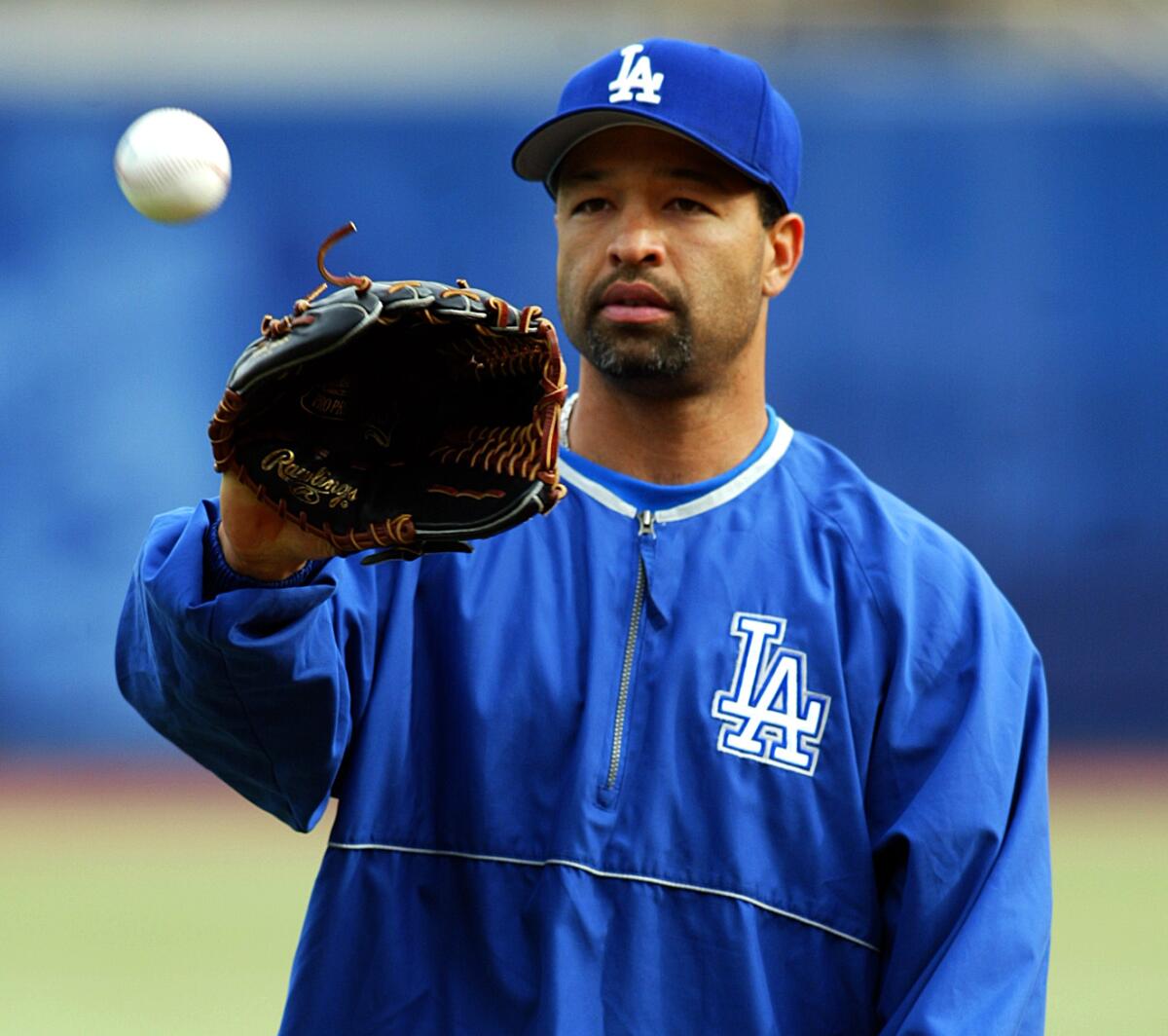 Dave Roberts works out at Dodger Stadium ahead of the 2002 season.