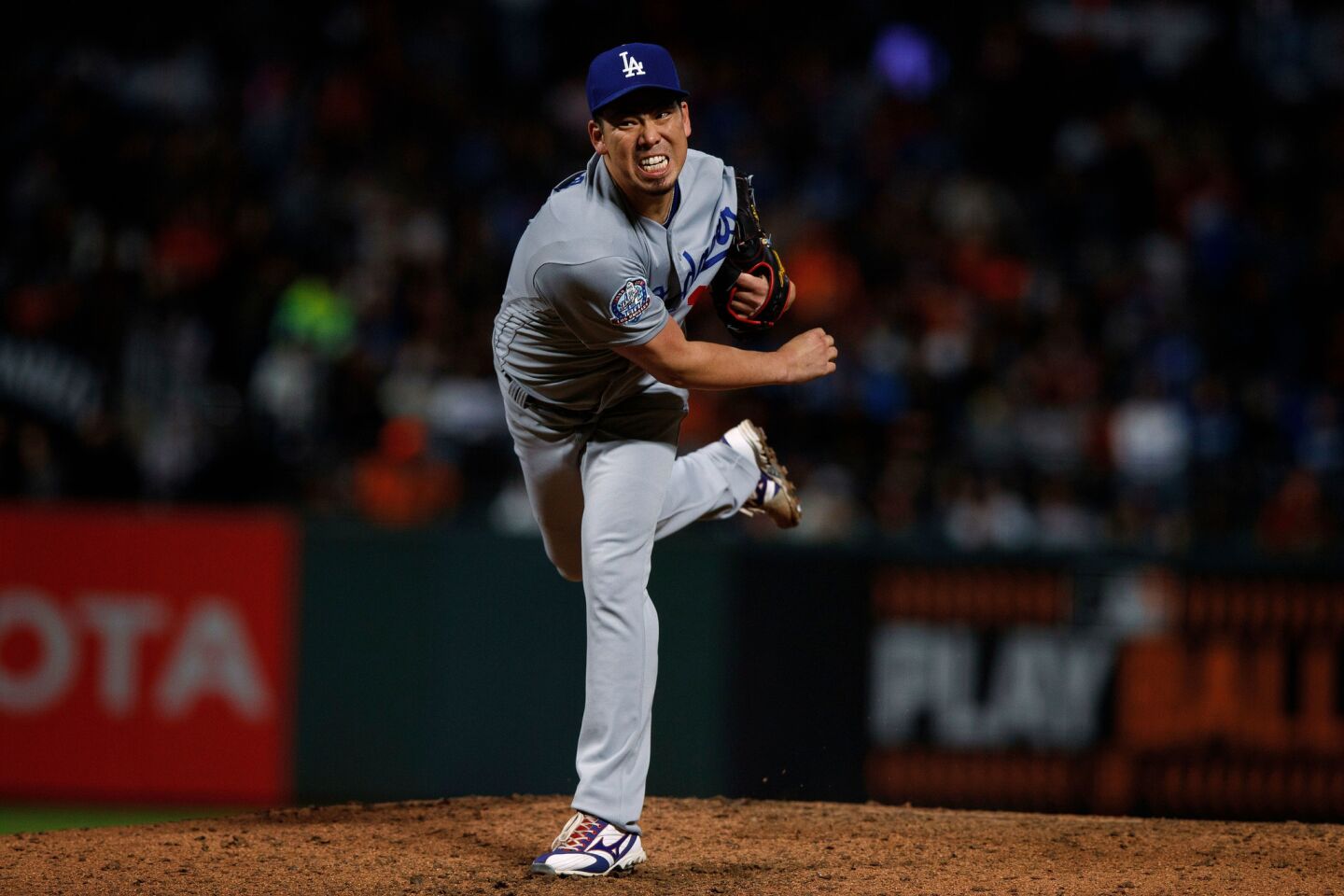 SAN FRANCISCO, CA - SEPTEMBER 28: Kenta Maeda #18 of the Los Angeles Dodgers pitches against the San Francisco Giants during the eighth inning at AT&T Park on September 28, 2018 in San Francisco, California. The Los Angeles Dodgers defeated the San Francisco Giants 3-1. (Photo by Jason O. Watson/Getty Images) ** OUTS - ELSENT, FPG, CM - OUTS * NM, PH, VA if sourced by CT, LA or MoD **