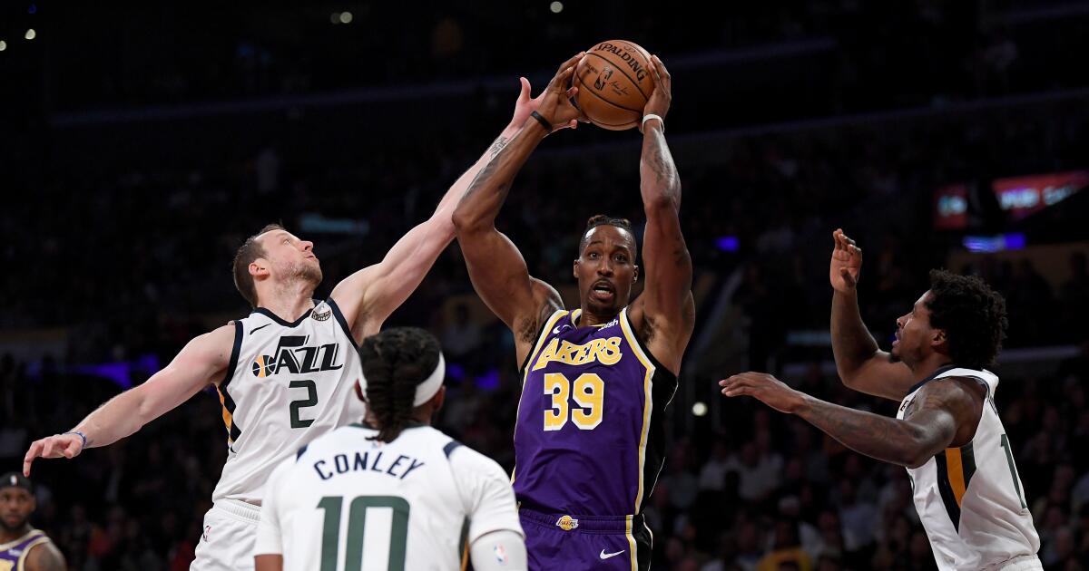 Lakers' Dwight Howard working on outside shot - Los Angeles Times