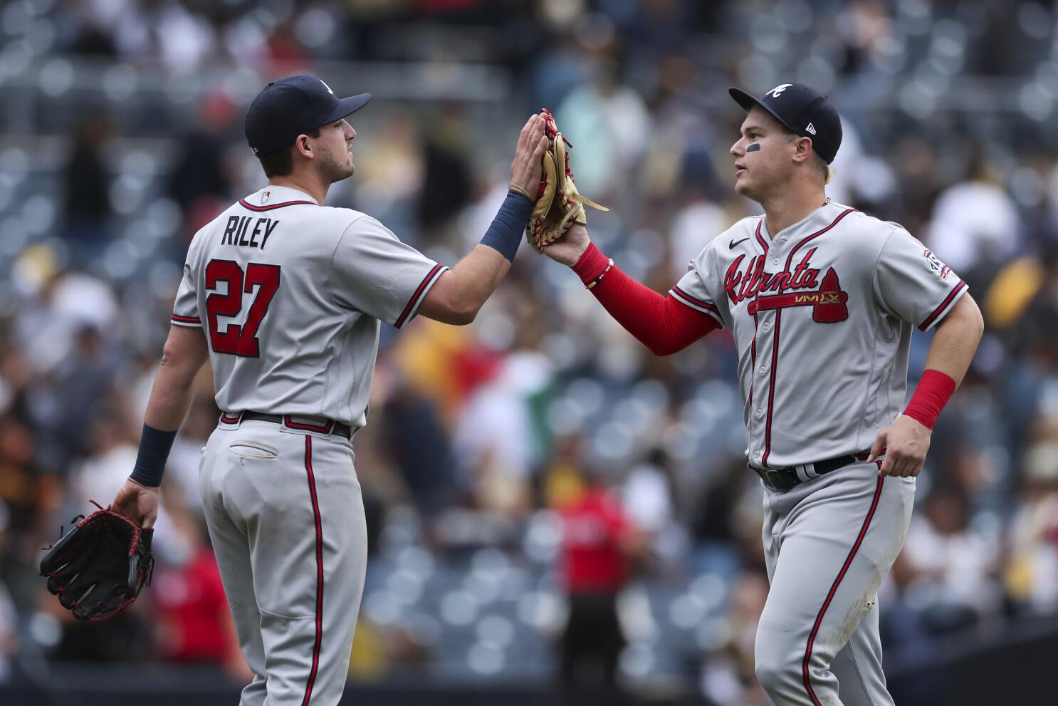 Braves, Phillies to go head to head with division in balance