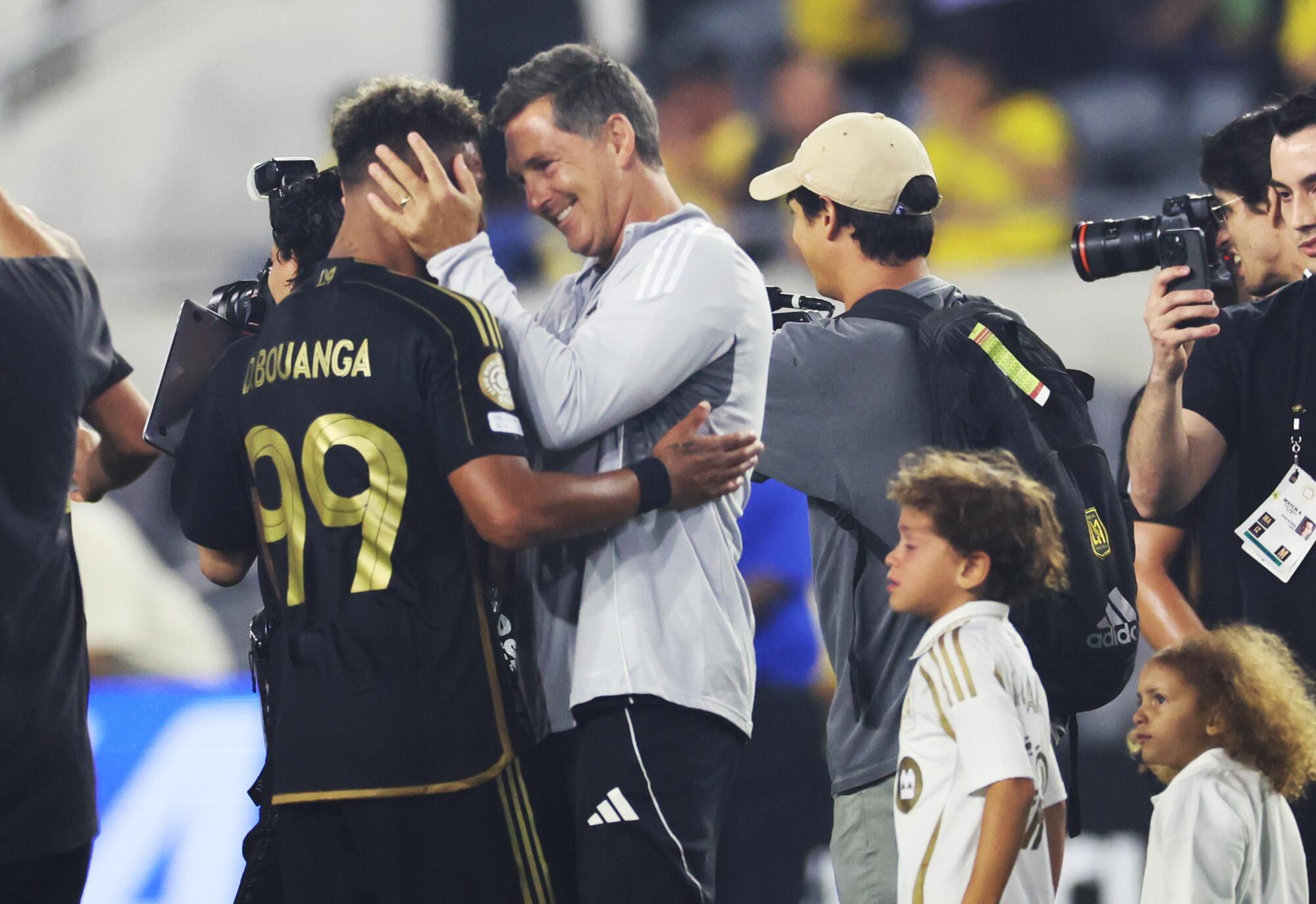 এলএএফসি কোচ স্টিভ চেরুন্ডলো মেজর লিগ সকারে তার উত্তরাধিকার নিয়ে চিন্তিত নন এলএএফসি কোচ স্টিভ চেরুন্ডলো মেজর লিগ সকারে তার উত্তরাধিকার নিয়ে চিন্তিত নন