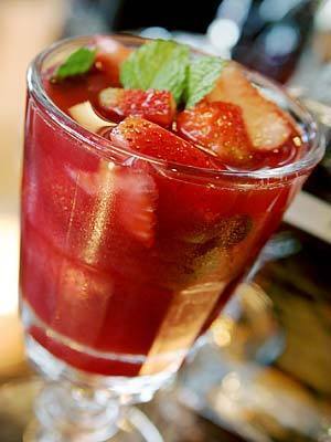 Strawberry sangria
