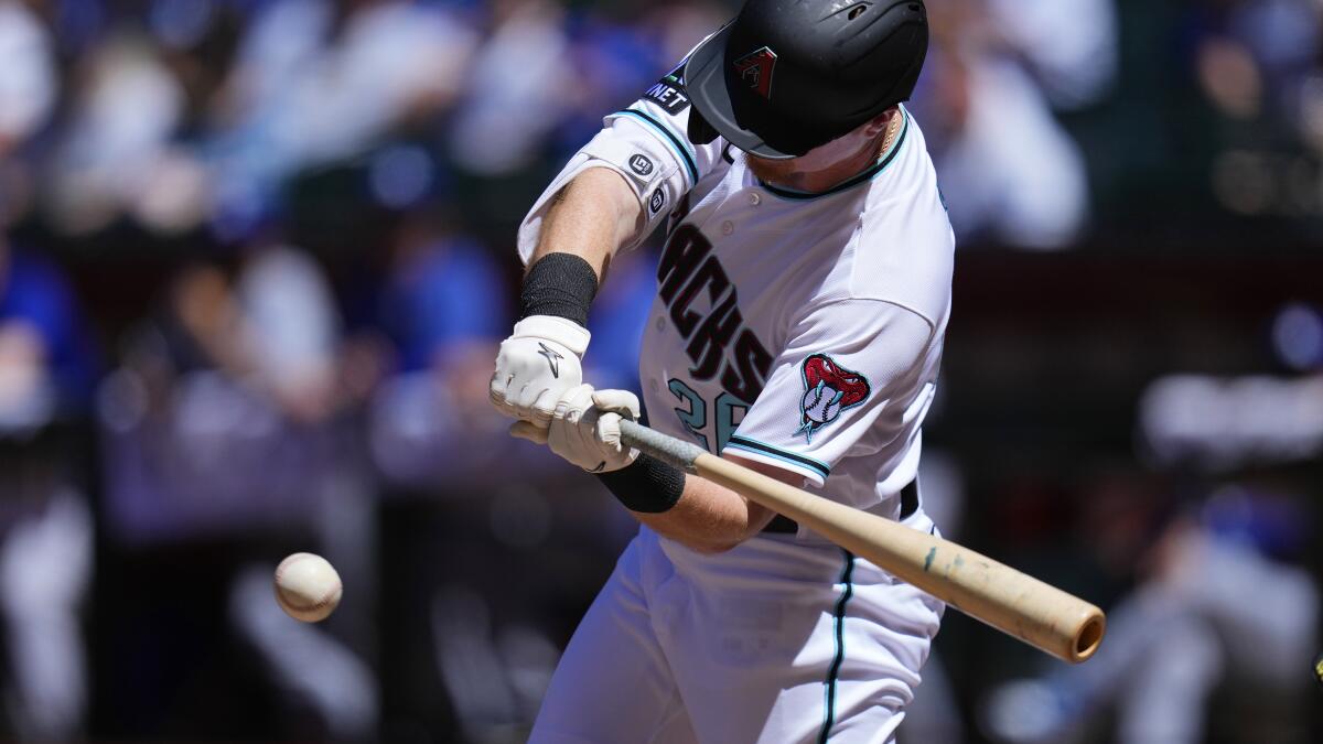 Trayce Thompson slaps RBI single, 07/05/2022