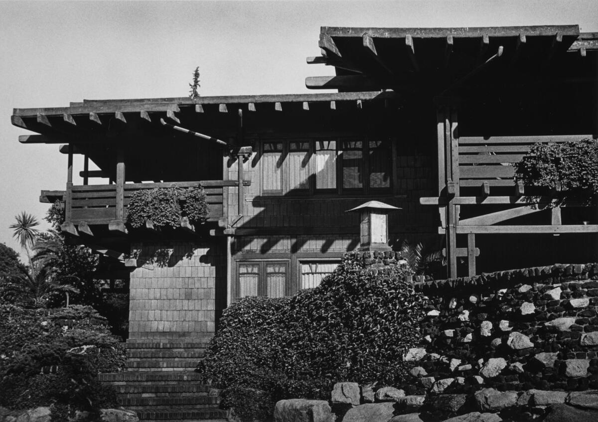 The Gamble House in Pasadena, west elevation, photographed by Yasuhiro Ishimoto, 1974, gelatin silver print. (Kochi Prefecture, Ishimoto Yasuhiro Photo Center)