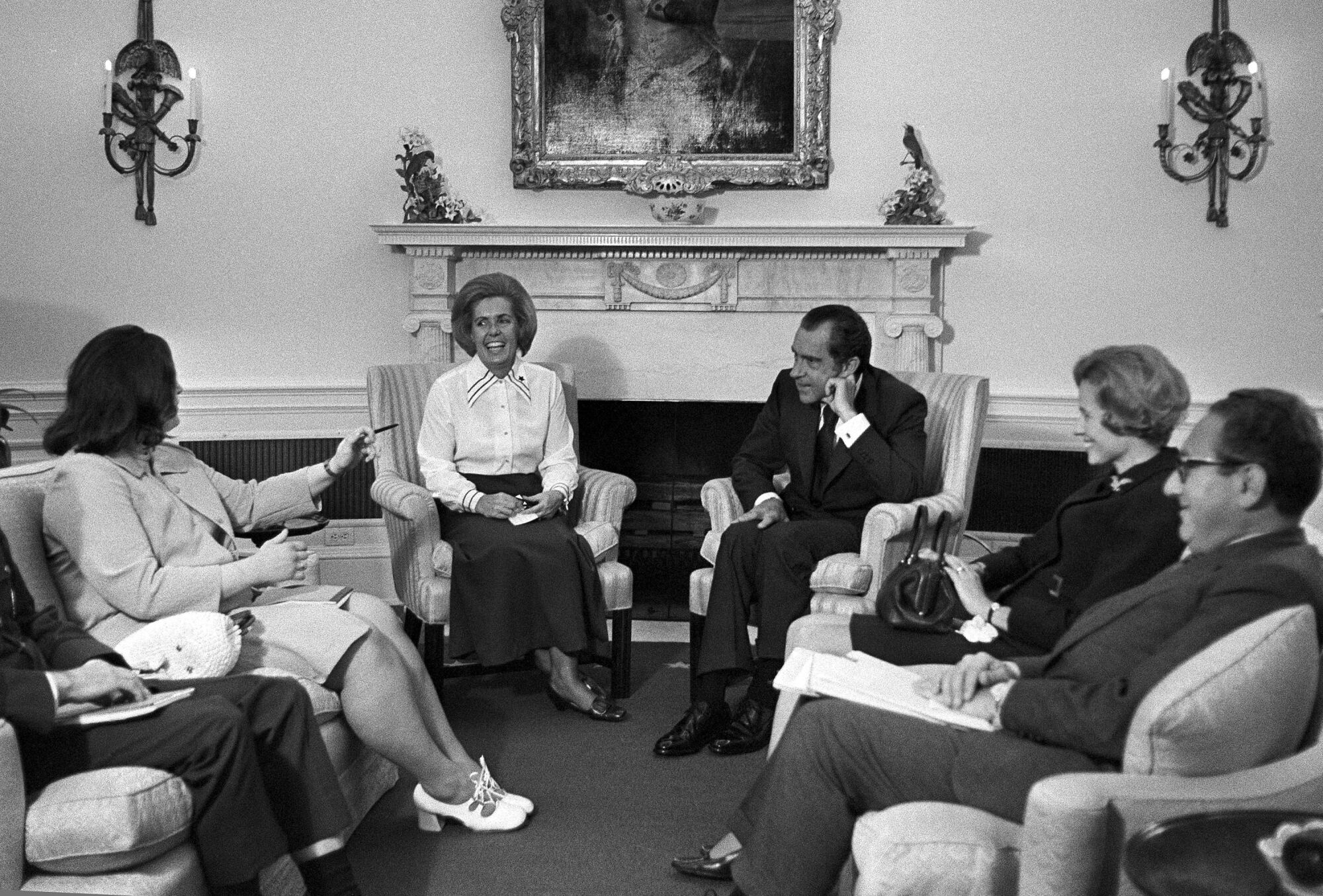 President Richard Nixon meets with the National League of Families